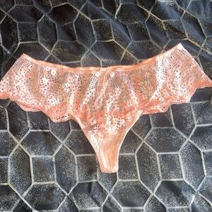 Victoria’s Secret Dream Angels Peach/Light Pink Lace Thong Size L